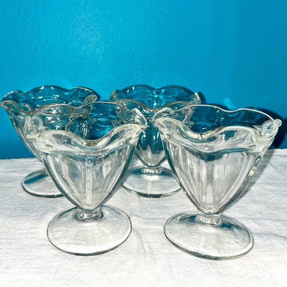 Vintage Anchor Hocking Glass Ice Cream Sundae Dishes, Set of 4 - Picture 1 of 9